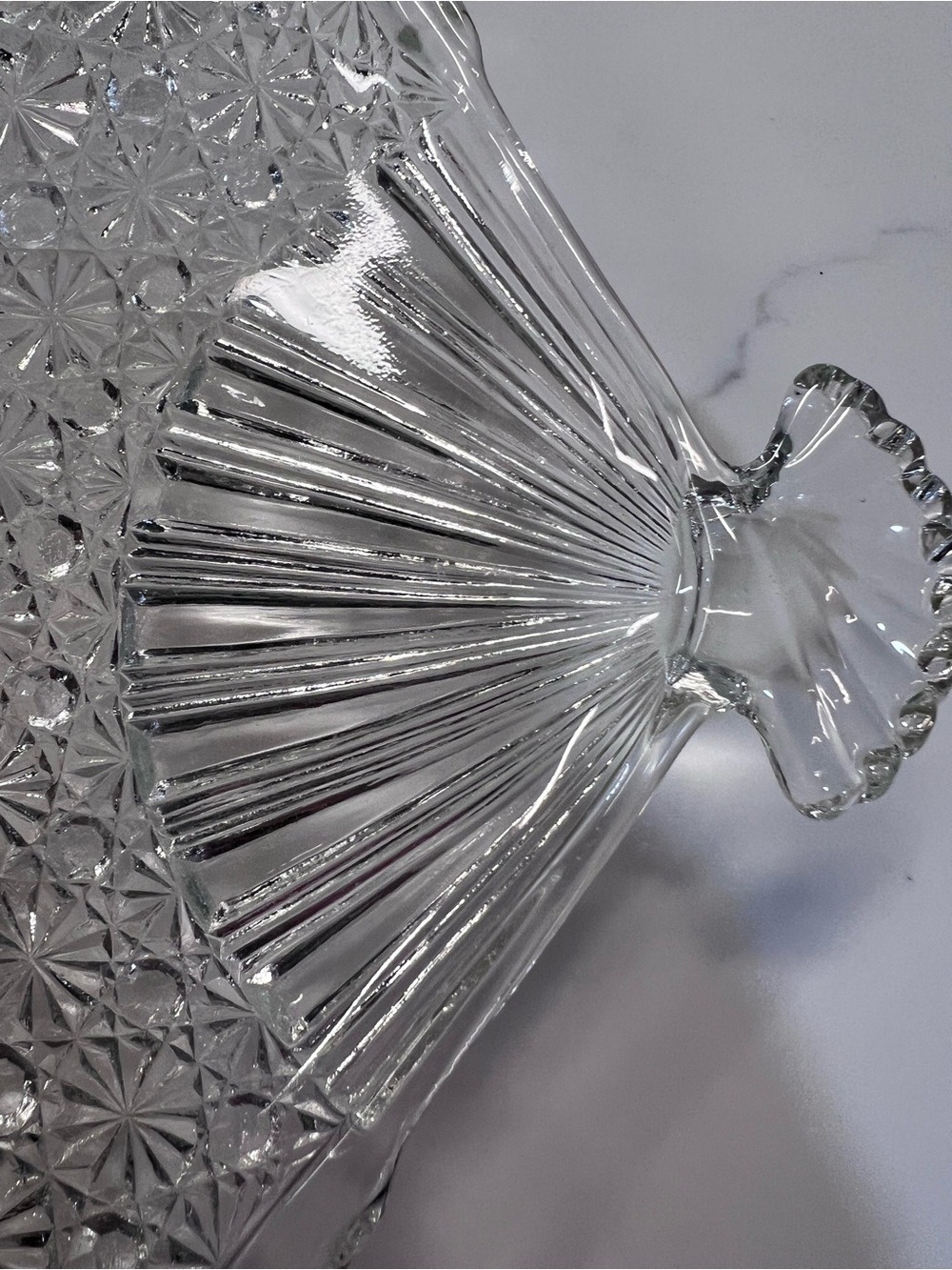 Vintage L G Wright Daisy and Button Clear Glass Fan Shaped Plate Set Of 6 - Picture 6 of 7